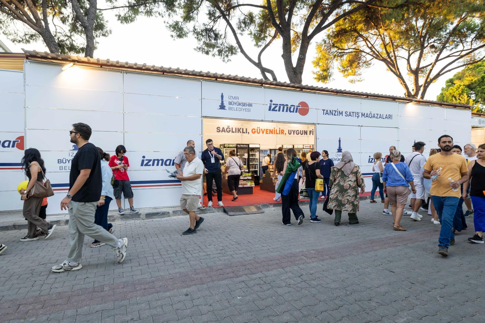 95.İzmir Enternasyonal Fuarı’nın sekizinci gününde ziyaretçi yoğunluğu yaşandı