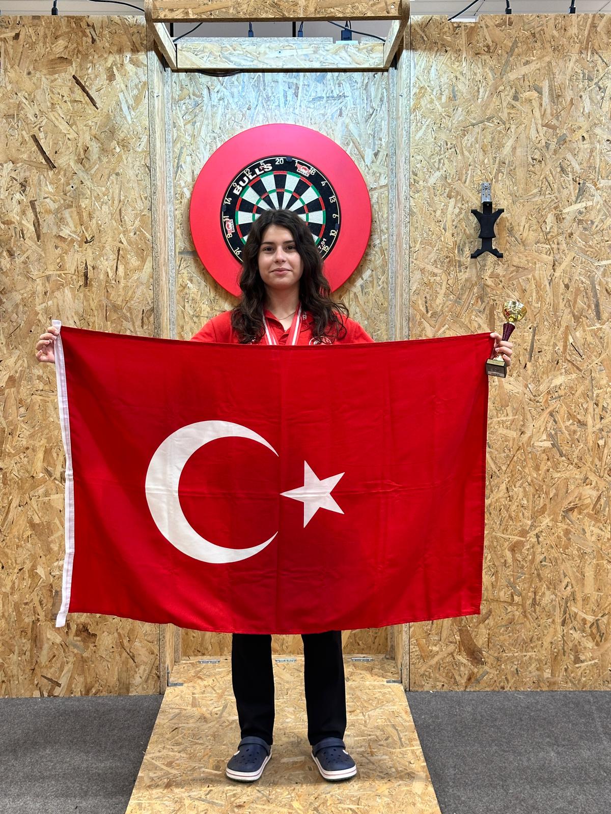 Yıldırım Belediyesporlu dartçılardan Avusturya’da 5 madalya