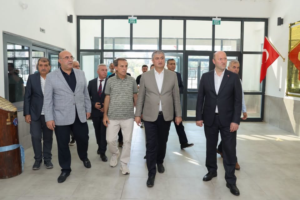 Vali Yavuz, yeni eğitim-öğretim yılı öncesi okullarda incelemelerde bulundu