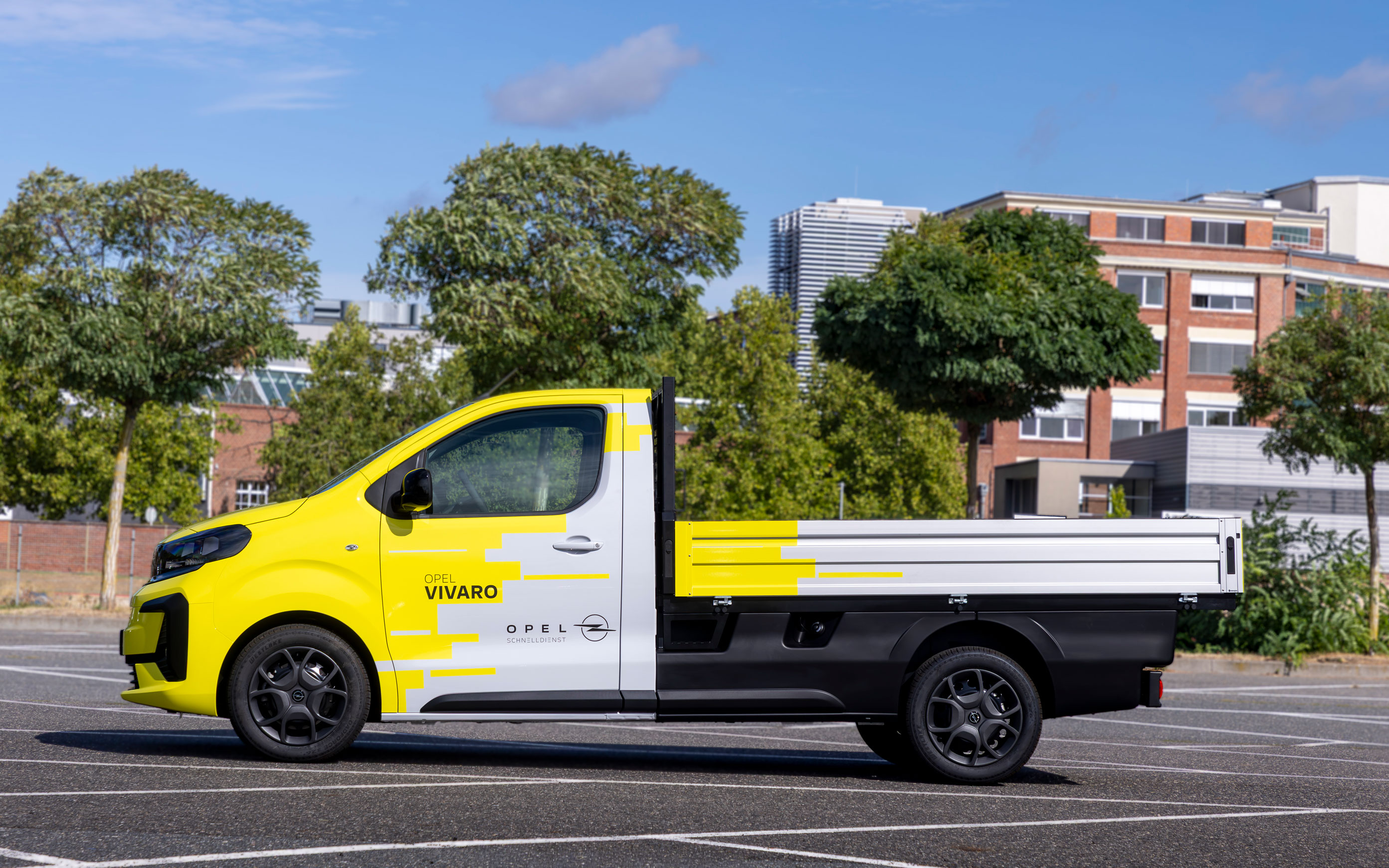 Opel Vivaro Kamyonet: Dizel motoruyla pratik, güçlü ve çok yönlü