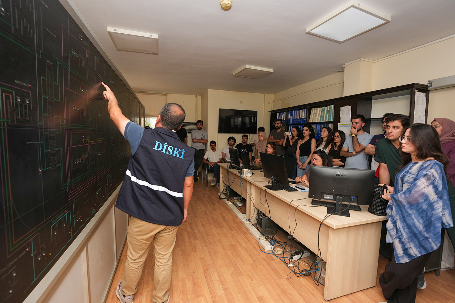 DİSKİ, intörn hekimlere içme suyunun arıtım ve denetim süreçlerini anlattı