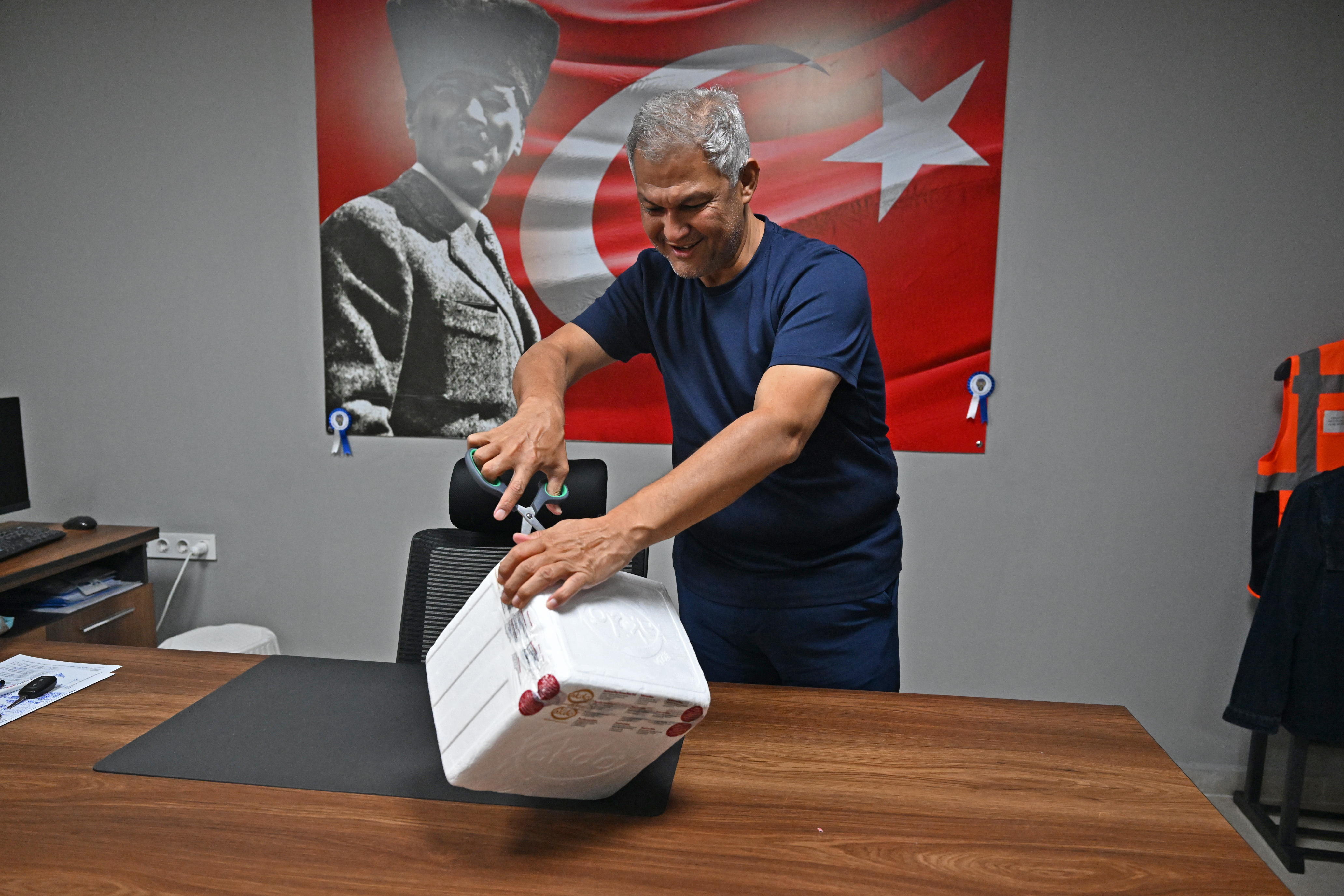 Depremzede vatandaştan 3,5 yıl sonra gelen teşekkür hediyesi