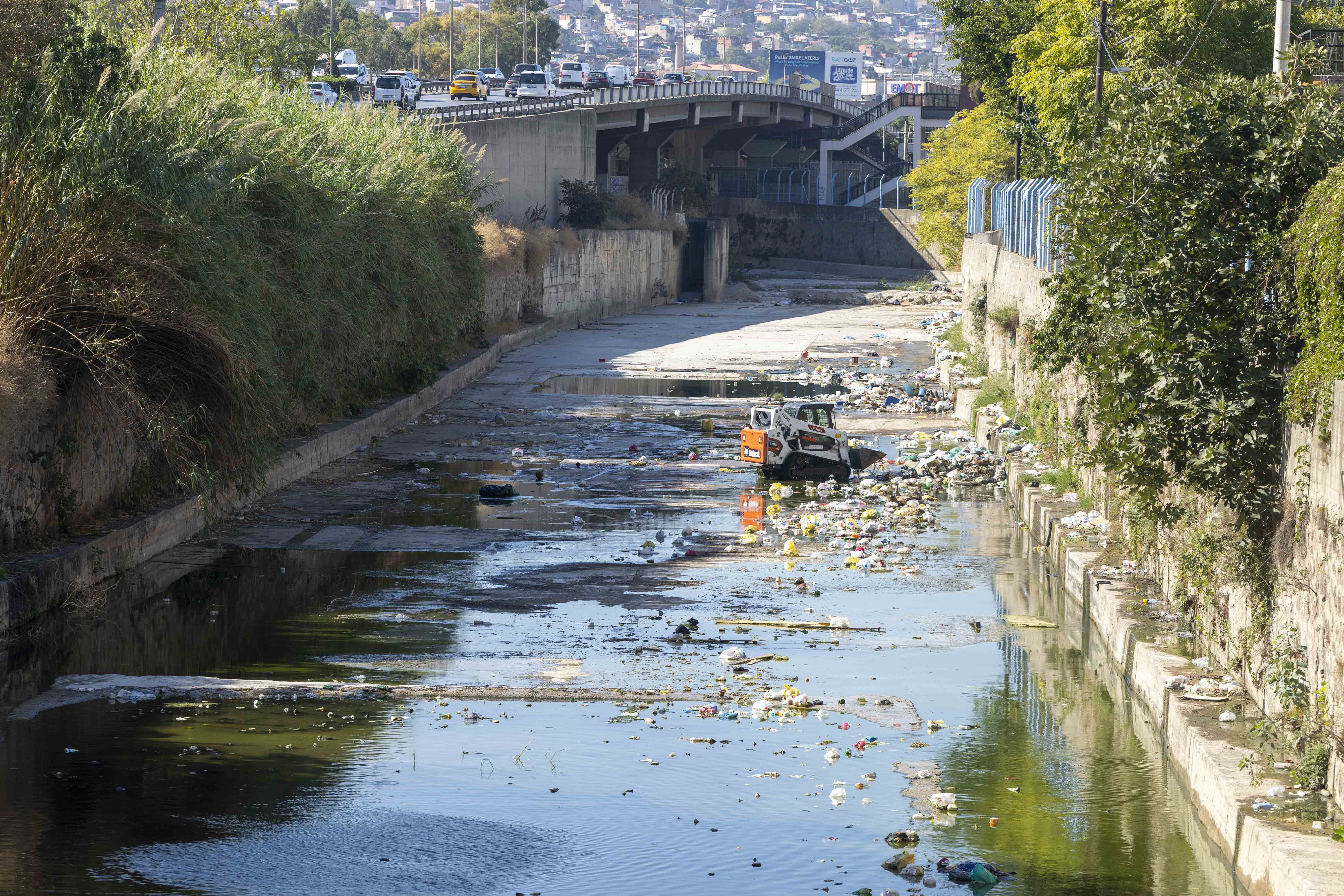 İzmir’de derelerde kış hazırlığı sürüyor