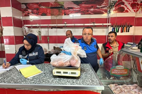 Haliliye’de gıda denetimlerinde 170 kilogram bozulmuş ete el konuldu