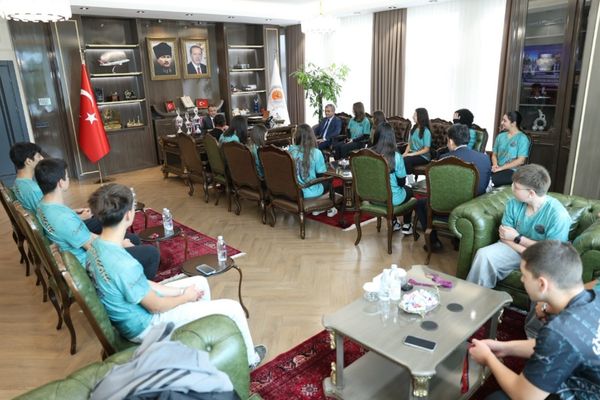 Dragon Bot Türkiye Şampiyonası’nda dereceye giren sporcular Başkan Doğan’ı ziyaret etti