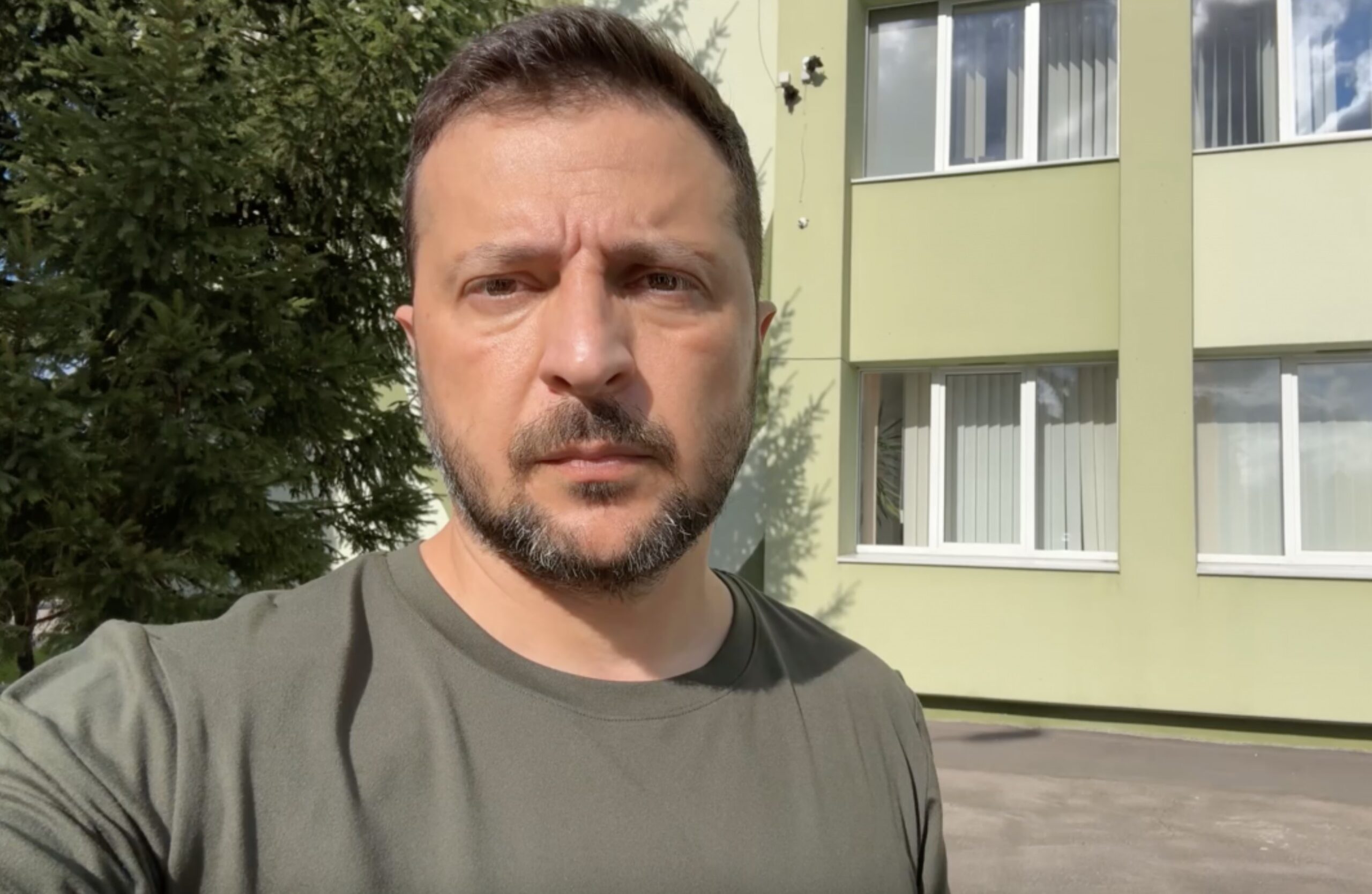 Zelenski: Rusya, Kiev’deki okula saldırdı