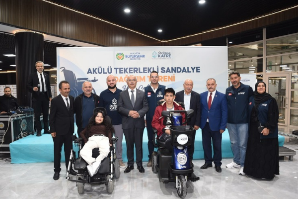 Malatya’da 80 akülü tekerlekli sandalye dağıtıldı