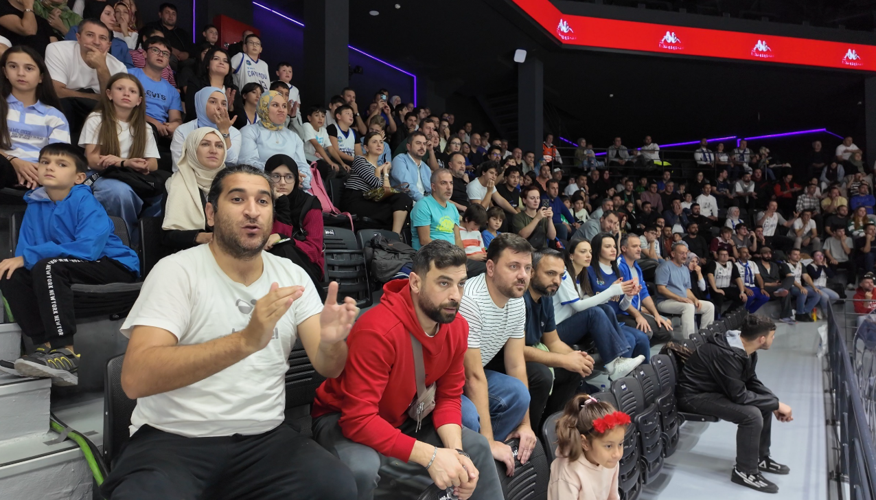 Çayırova Spor Kompleksi’ne taraftarlardan tam not