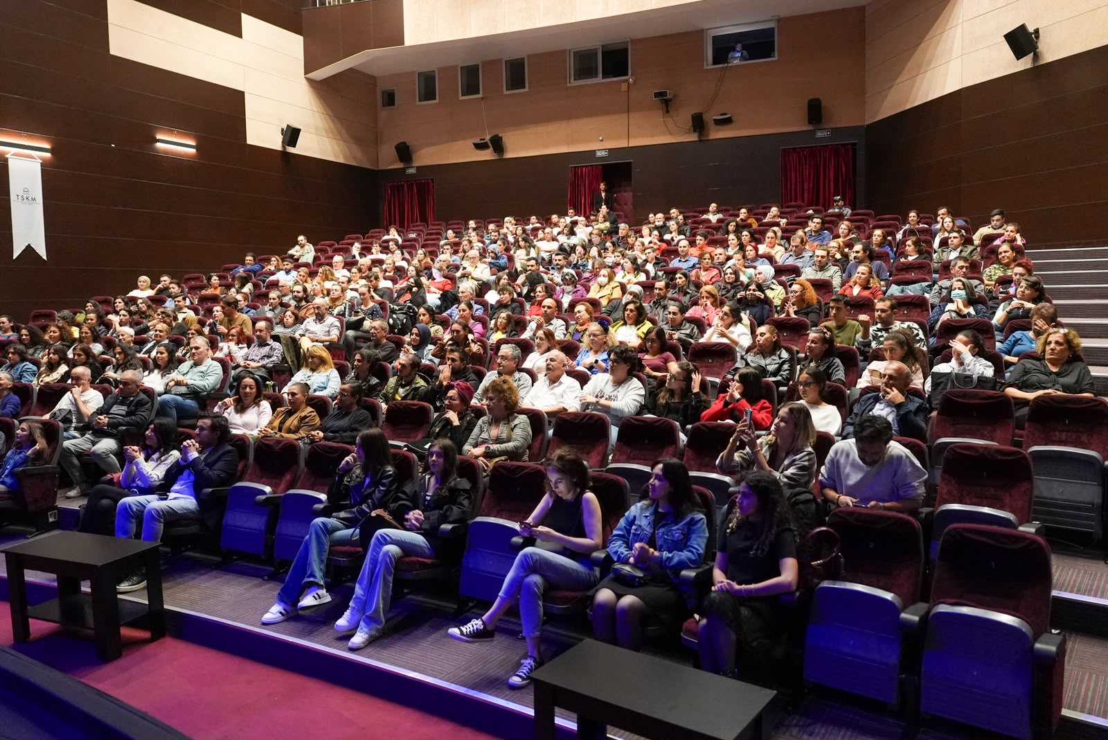 İstanbul Devlet Tiyatrosu, Maltepe Tiyatro Festivali’nde “Çarpışma”yı sahneledi