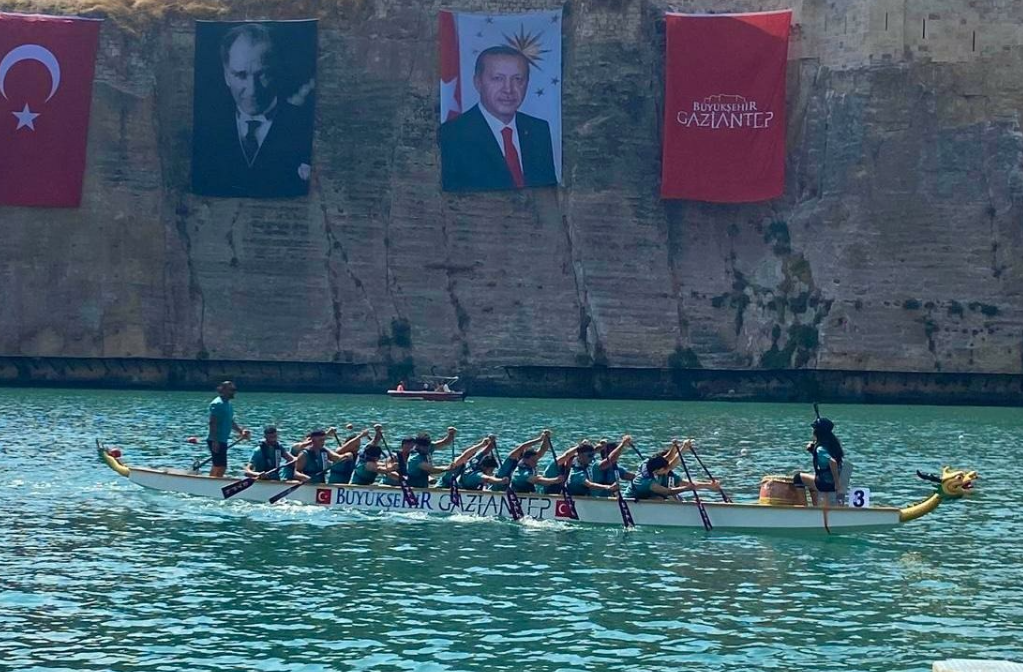Dragon Bot Türkiye Şampiyonası’nda dereceye giren sporcular Başkan Doğan’ı ziyaret etti