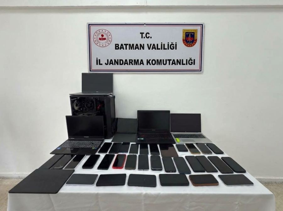 Batman merkezli 13 ilde yasa dışı bahis operasyonu 102 şüpheli yakalandı
