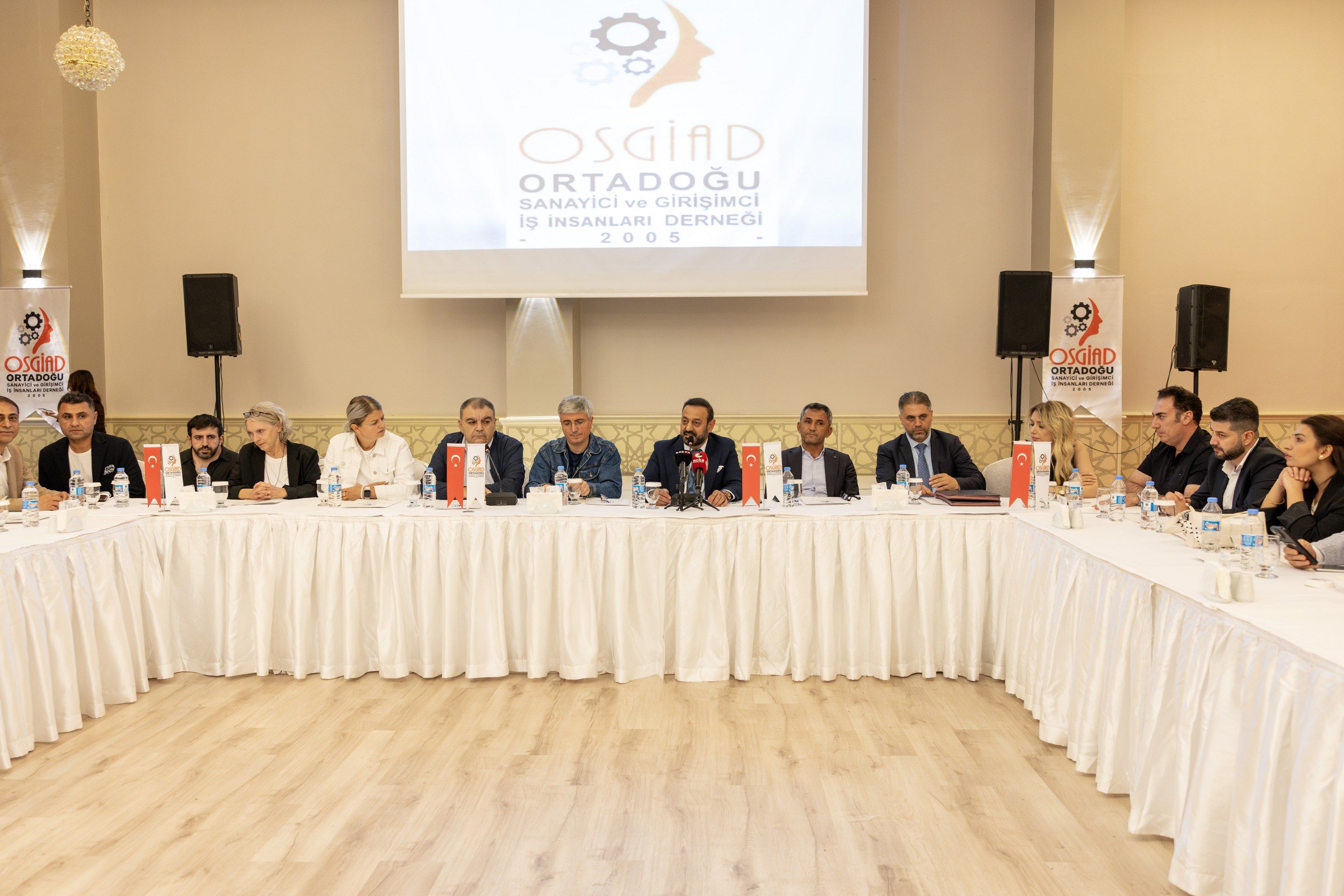 Ay: Bu buluşma halklar arasındaki ilişkilere katkı sunacak