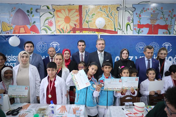 Ankara’da 100 işitme engelli öğrenci sağlık elçisi oldu