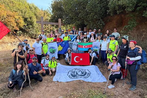Prizrenli dağcılar Selçuk’ta 55 kişilik kardeşlik yürüyüşünde buluştu
