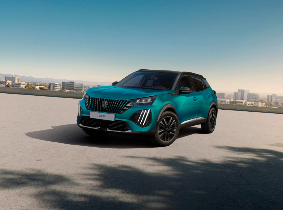 PEUGEOT 2008 yeni İyonya Mavi gövde rengi ile karakterini güçlendiriyor