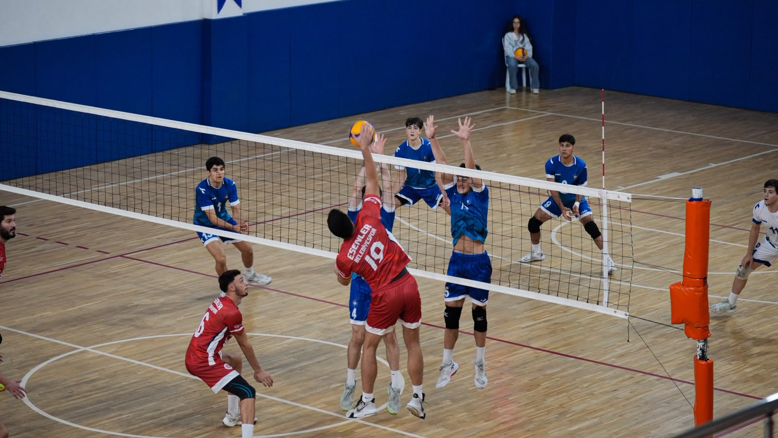 Esenler Belediye Spor Kulübü voleybolda sezona başladı