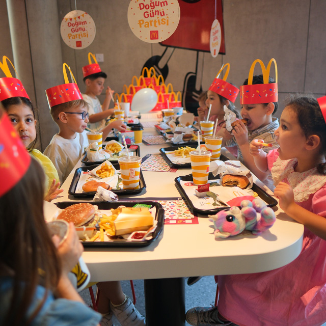 Doğum günü kutlamanın kolay ve keyifli yolu McDonald’s’ta