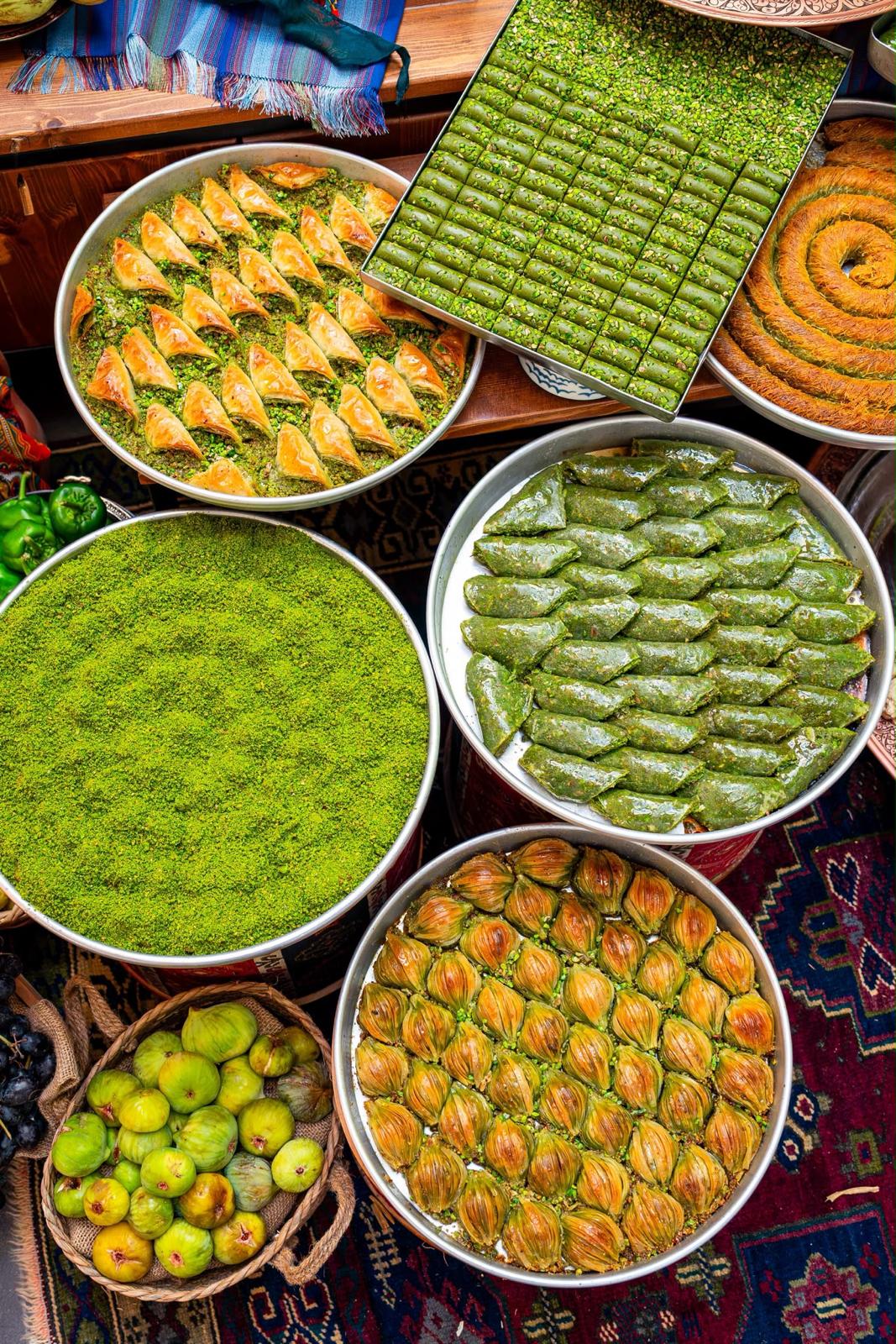 Baklavadan kebaba, beyrandan katmere Gaziantep’in tatları 73 lezzet noktasında buluştu