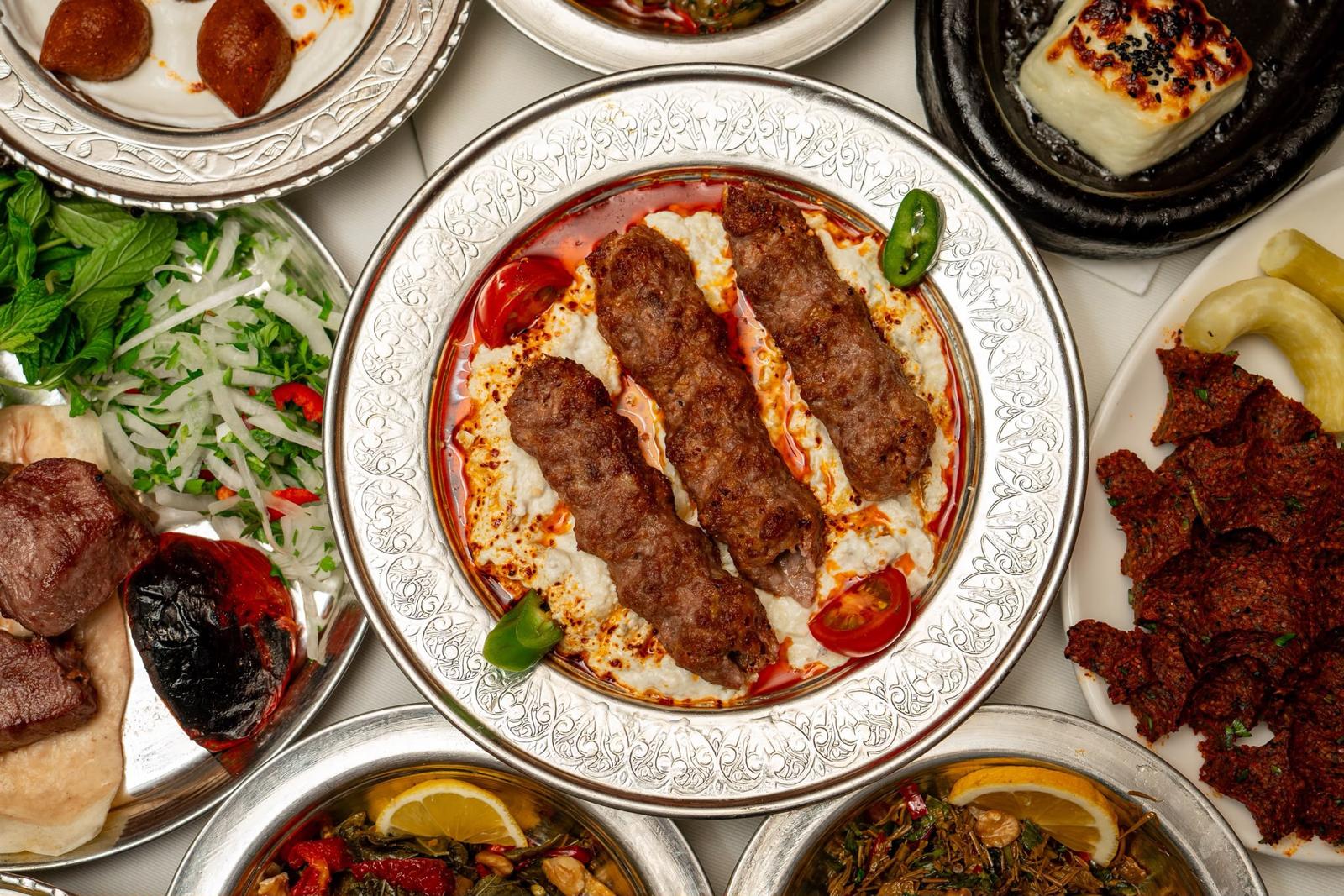 Baklavadan kebaba, beyrandan katmere Gaziantep’in tatları 73 lezzet noktasında buluştu